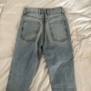 Revive yin Yang crops in vintage Vegas size 27 jeans. Zips all the way around